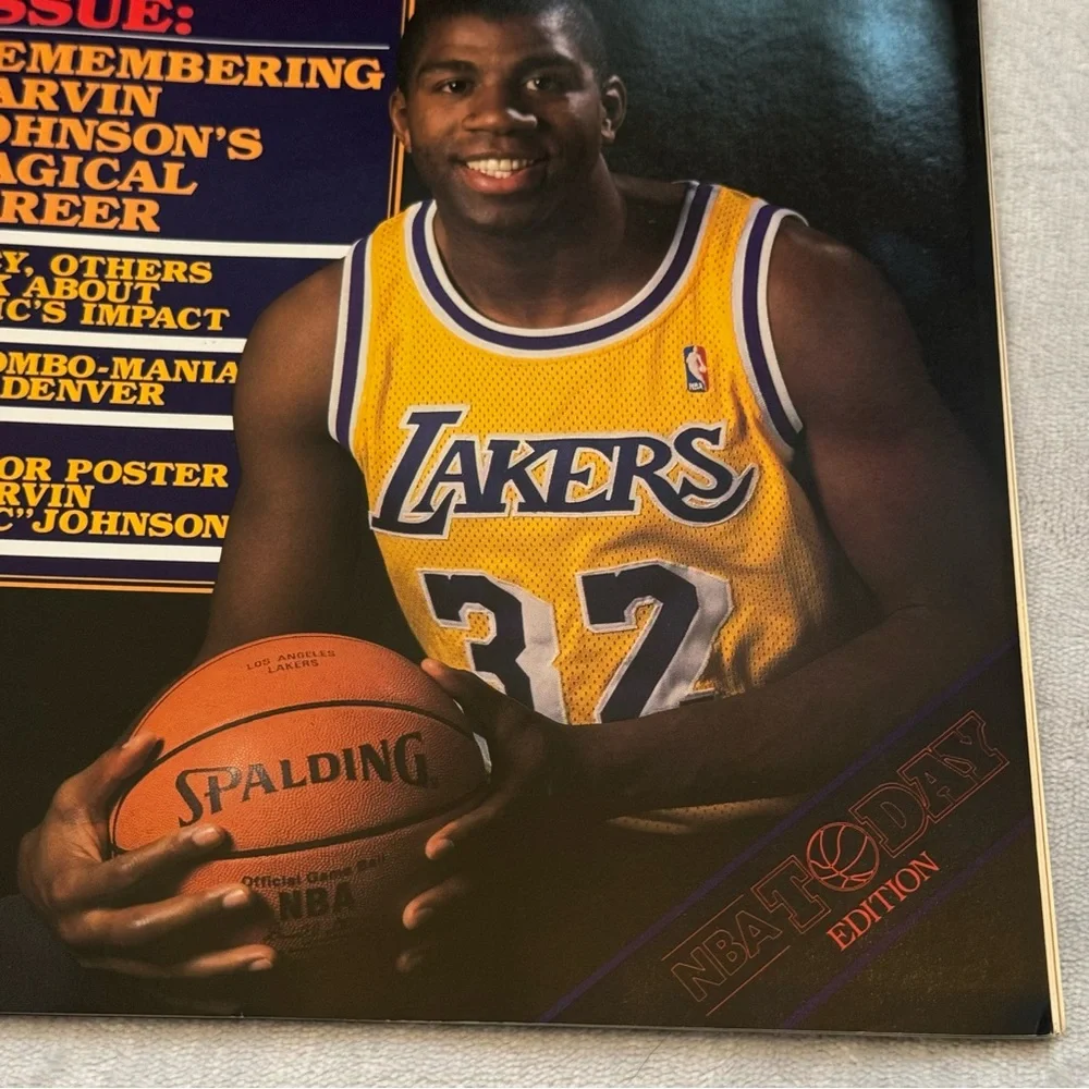 Hoop Magazine May 1992 Magic Johnson Tribute w/ Poster Lakers NBA - Picture 2 of 11